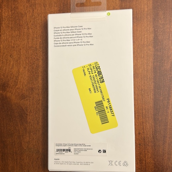 iPhone 12 Pro Max Silicone Case with MagSafe White New Genuine Apple - Picture 2 of 2